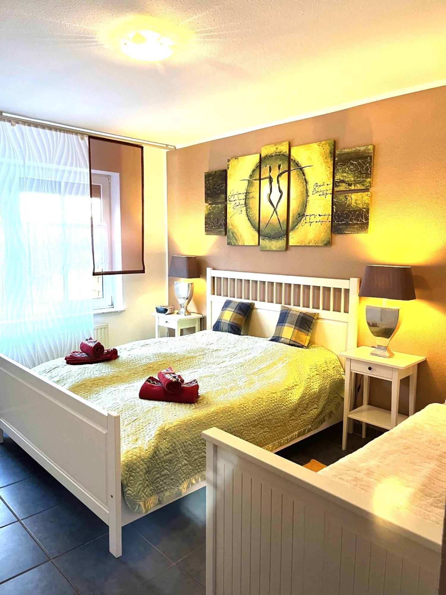 Ferienwohnung Haus Schwalbennest Eg 迪楚姆 外观 照片